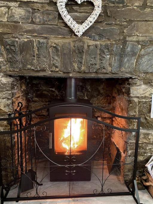 The Cwtch, Log Fire, Sleeps 6, Nr Zip World, Brecon And Bike Park Wales Villa Aberdare Exterior photo